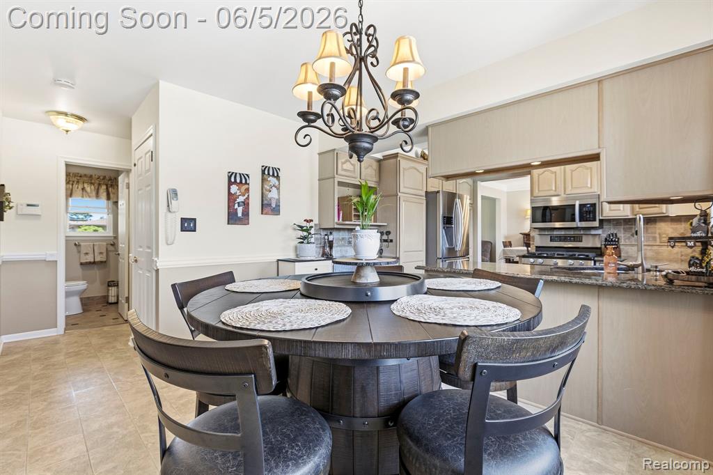 32040 Cambridge Drive, Warren, MI 48093 — Photo 17