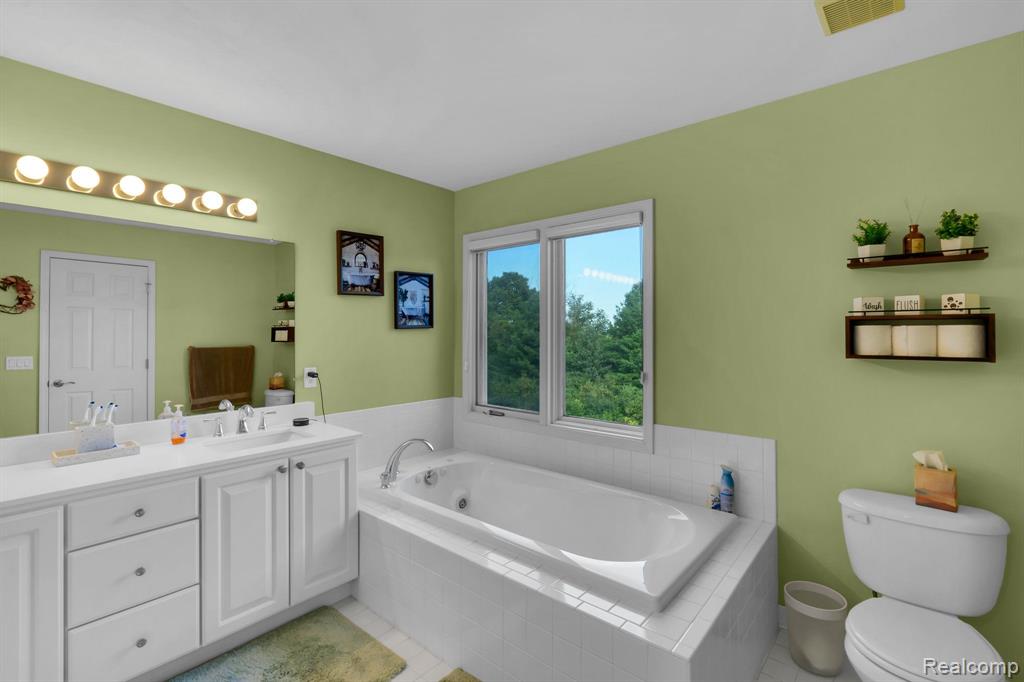 858 WOODSIDE Court, Lake Orion, MI — Photo 19