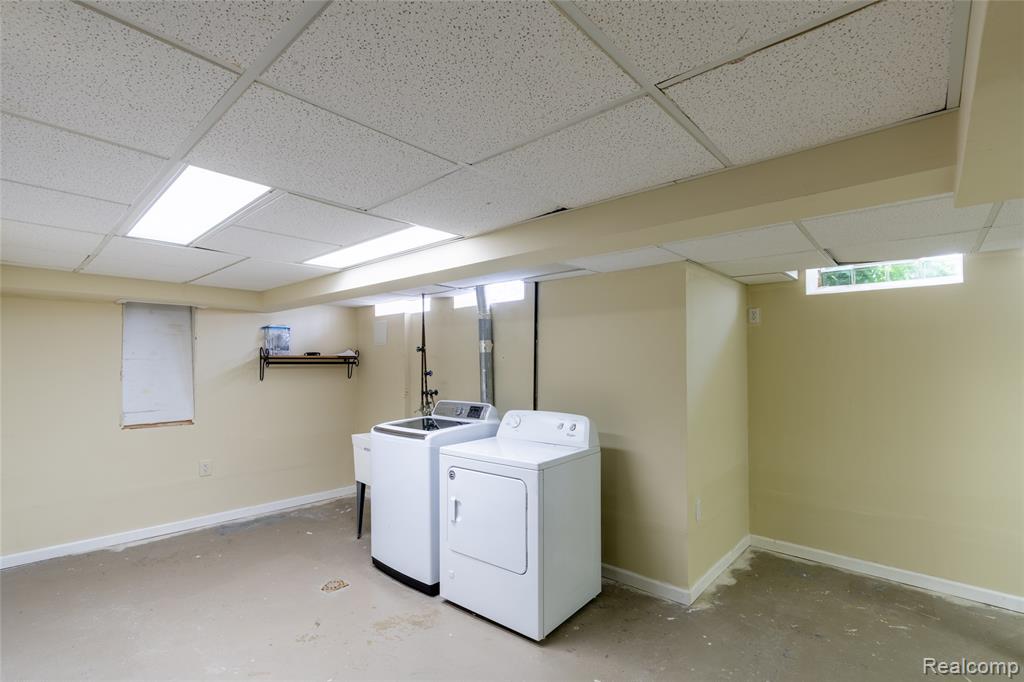1481 Oxford Road, Grosse Pointe Woods, MI 48236 — Photo 20