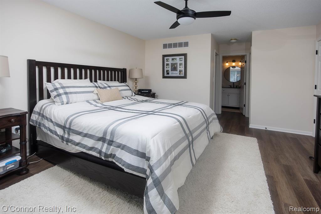 828 Crystal Lane, Marysville, MI 48040 — Photo 17