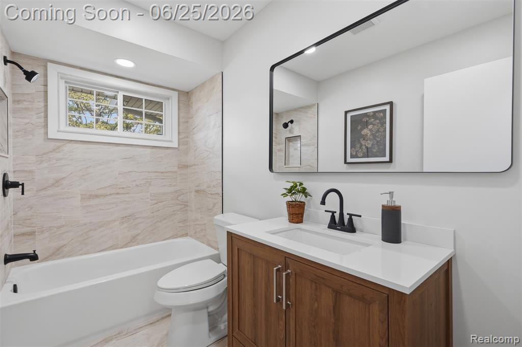 8585 Dixie Lane, Dearborn Heights, MI 48127 — Photo 15