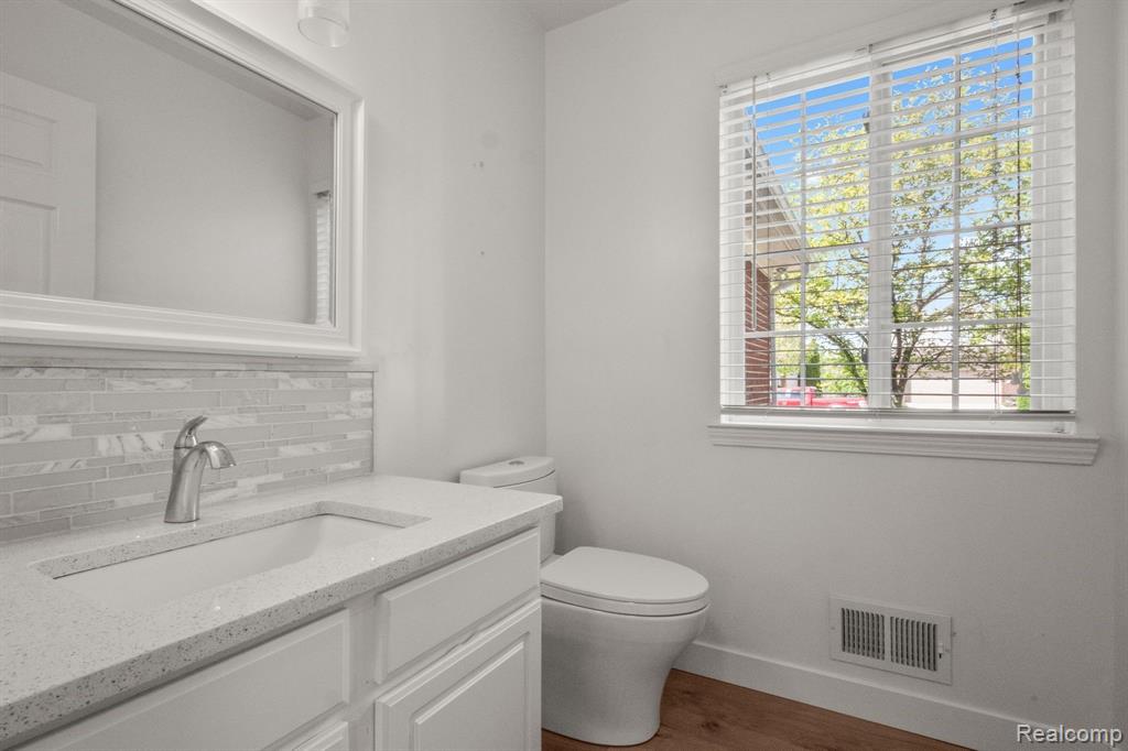 7870 GREENE FARM Drive, Ypsilanti, MI 48197 — Photo 18