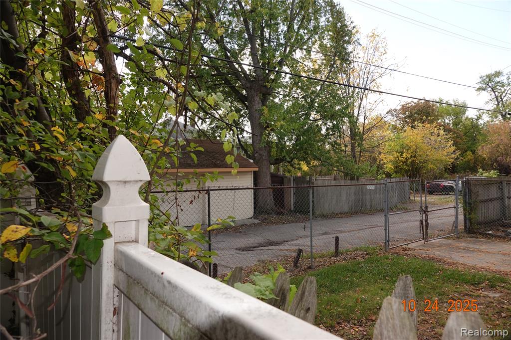 194 Farrand Park, Highland Park, MI 48203 — Photo 15