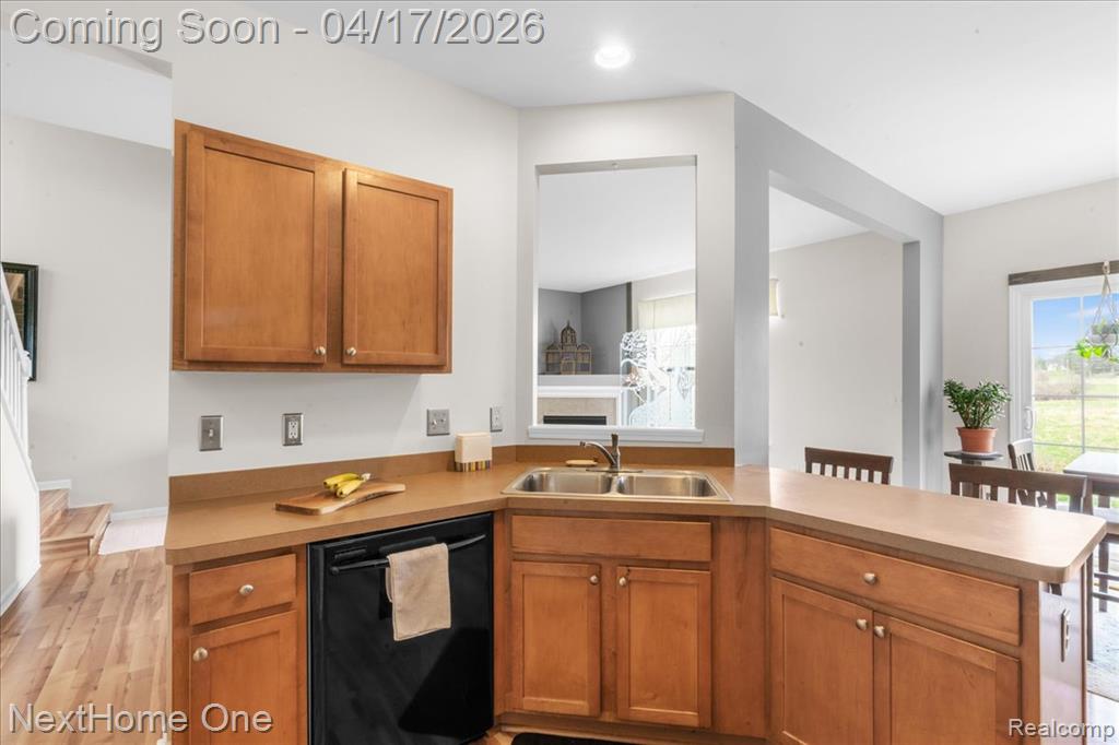 560 Dockside Circle, 43, Holly, MI 48442 — Photo 11