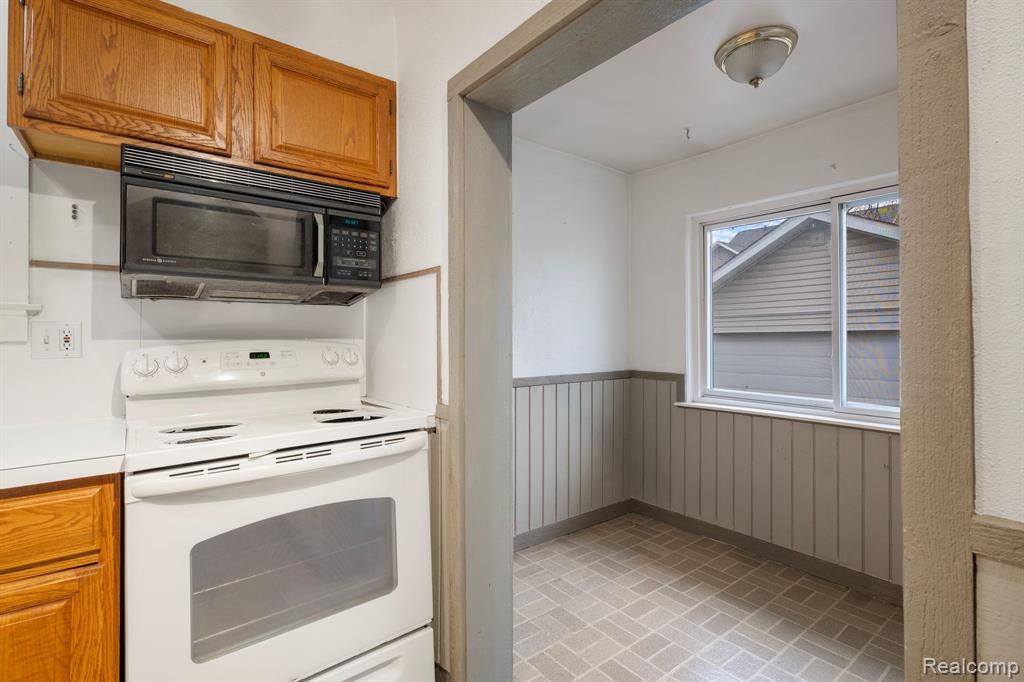 606 OAKLAND Avenue, Royal Oak, MI 48067 — Photo 36