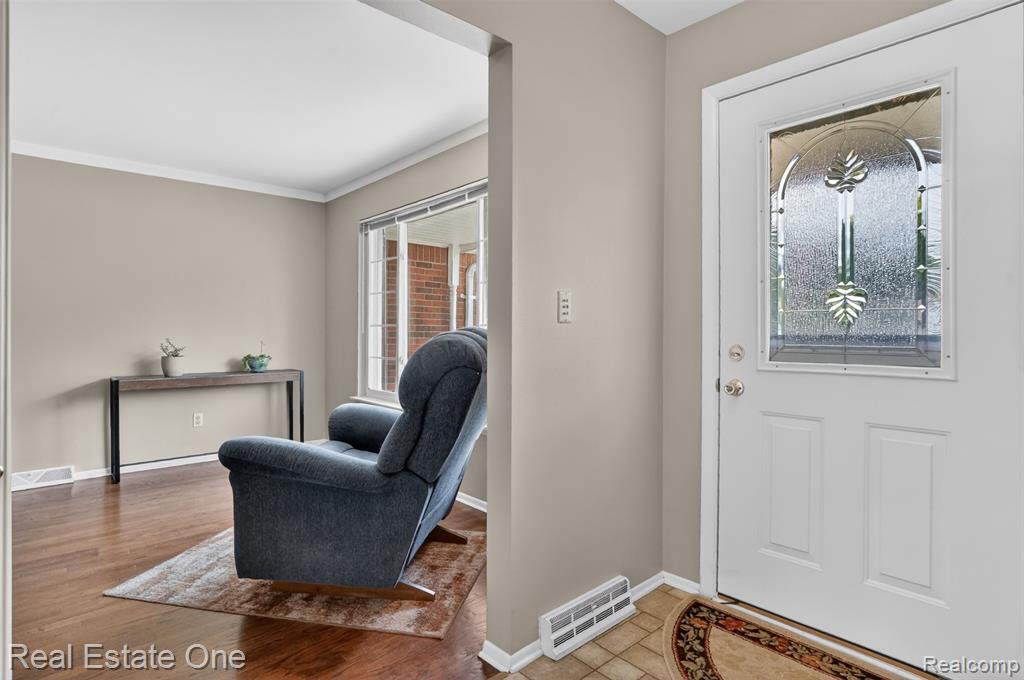 2802 Costa Mesa Road, Waterford, MI 48329 — Photo 3