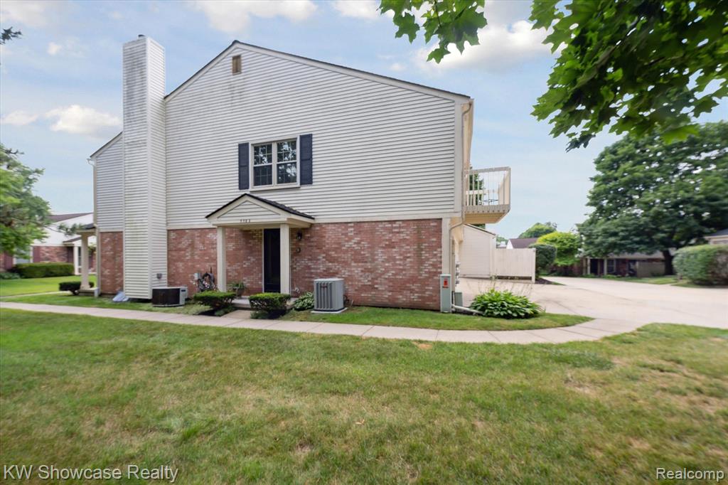 7783 Lake Ridge Drive, Waterford, MI 48327 — Photo 2