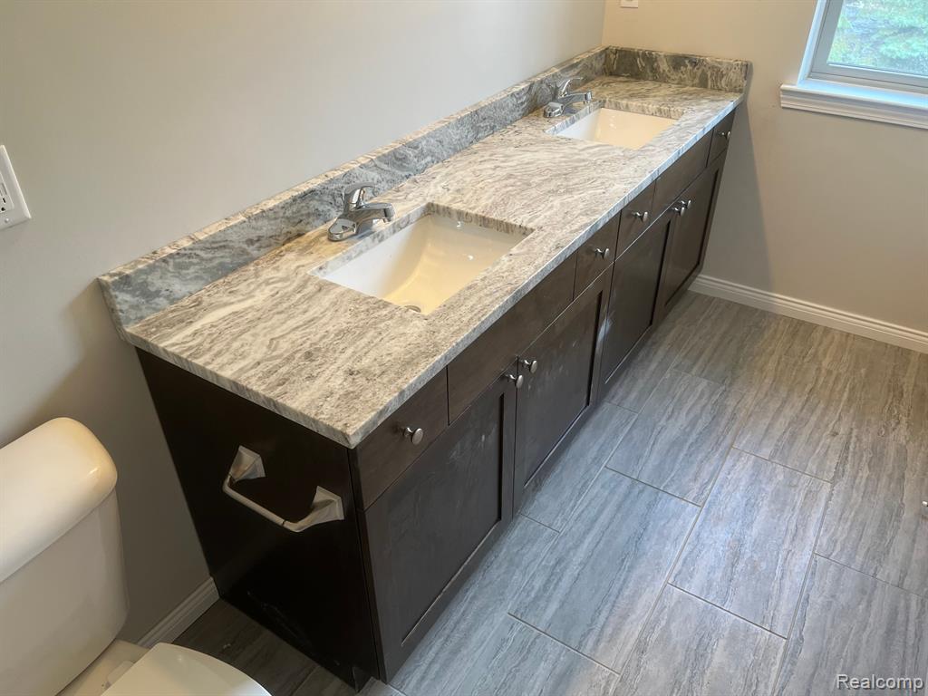 4226 SECLUDED PINES DR, Sterling Heights, MI 48314 — Photo 16