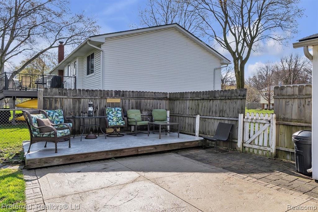 8680 WAR BONNET Drive, Commerce Twp, MI 48382 — Photo 43