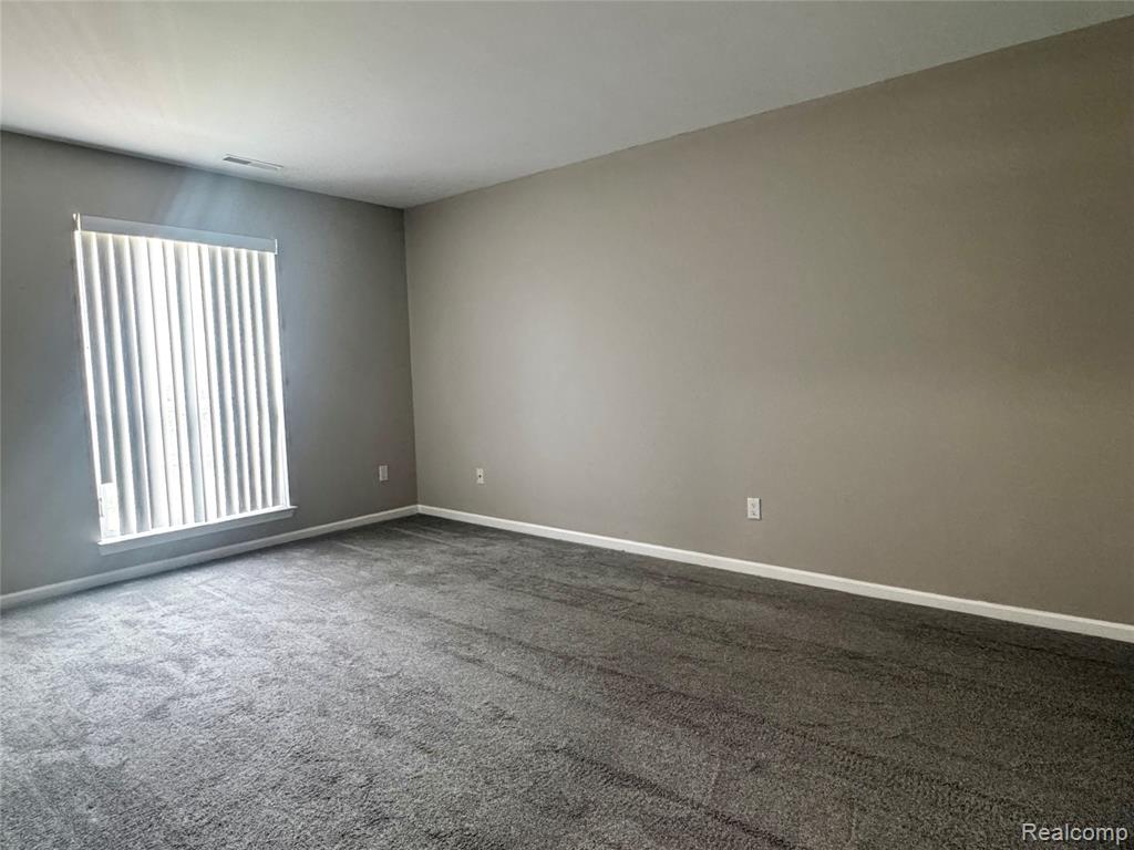 45997 RHODES Drive, Macomb, MI 48044 — Photo 16