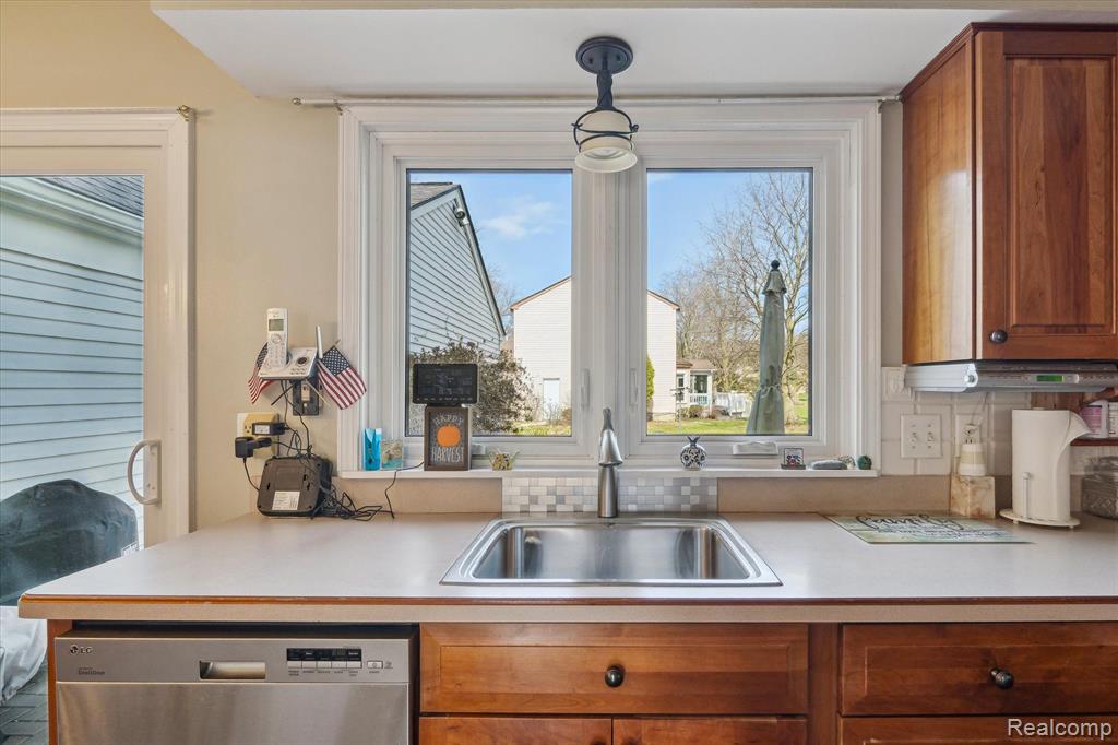 6640 CORRAL, West Bloomfield, MI 48324 — Photo 15