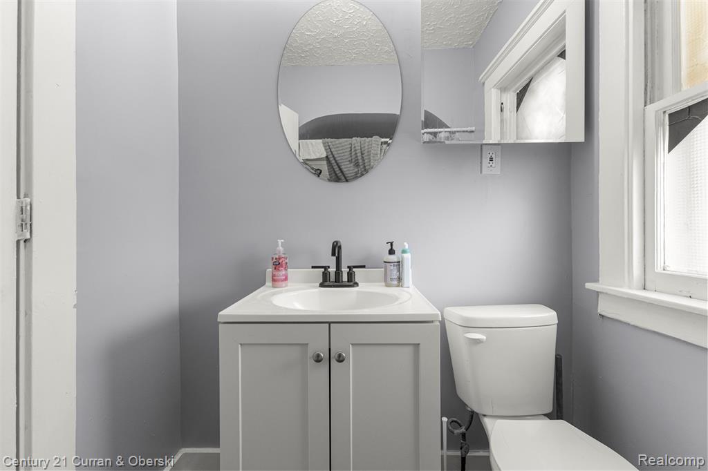 8086 Chalmers Avenue, Warren, MI 48089 — Photo 14
