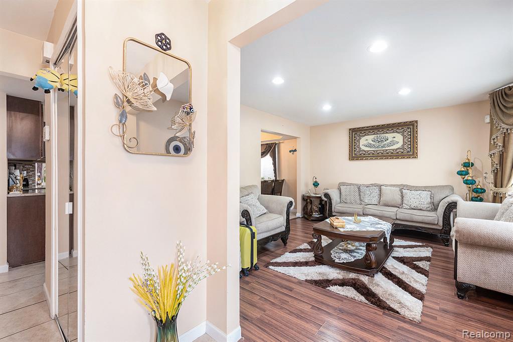 4810 Benjamin Drive, Sterling Heights, MI 48310 — Photo 3