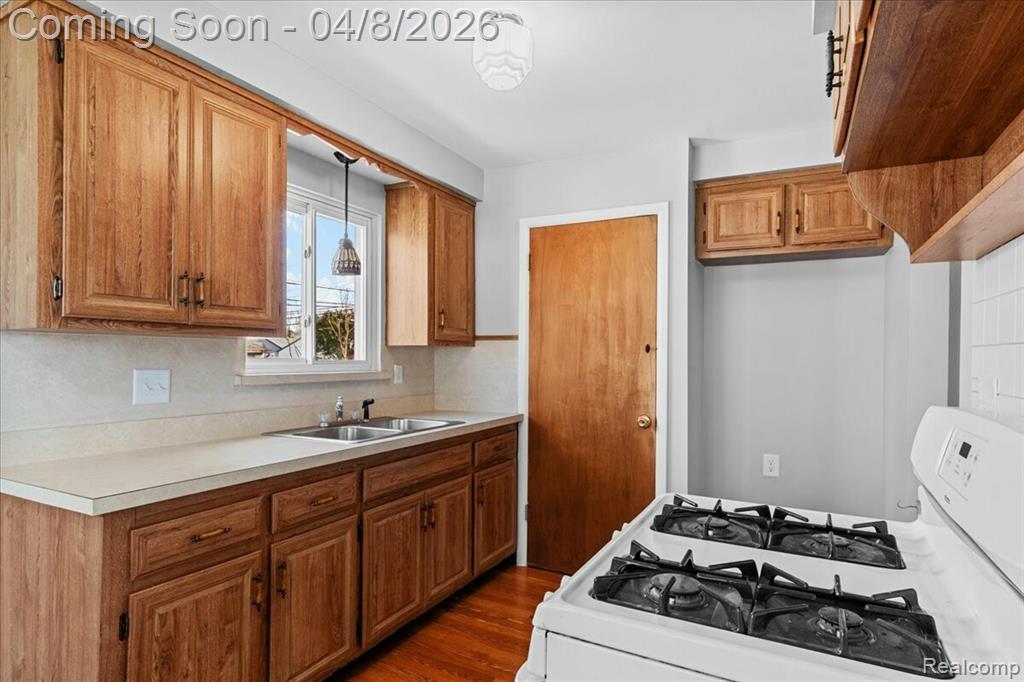 7807 Monroe Boulevard, Taylor, MI 48180 — Photo 7
