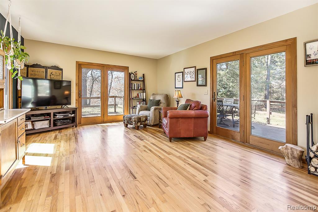 7695 HURON RIVER Drive S, Dexter, MI 48130 — Photo 19