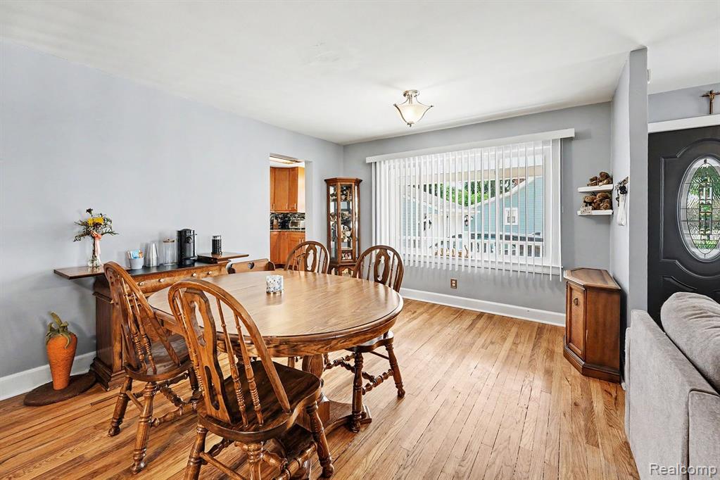 8215 Clinton River Road, Sterling Heights, MI 48314 — Photo 9