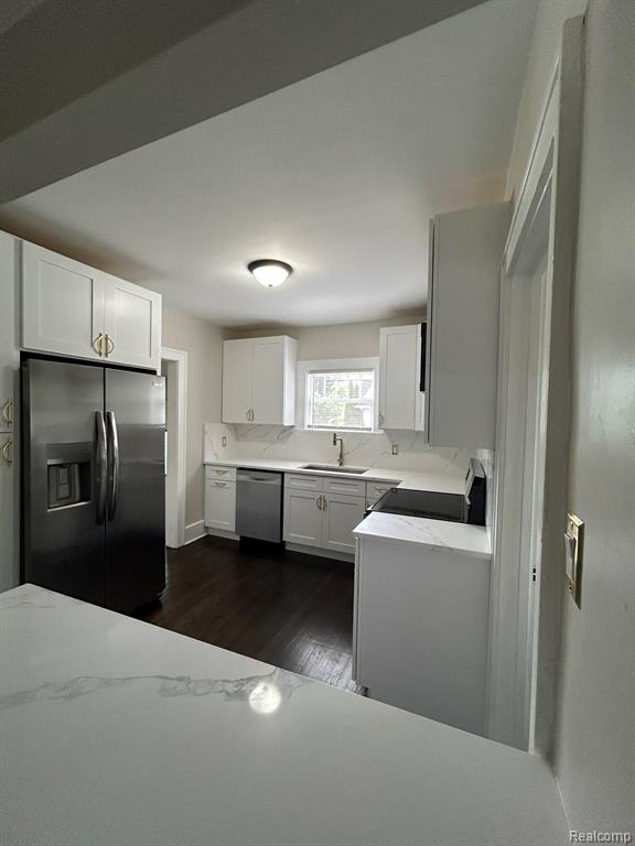 425 W Iroquois Road, Pontiac, MI 48341 — Photo 16