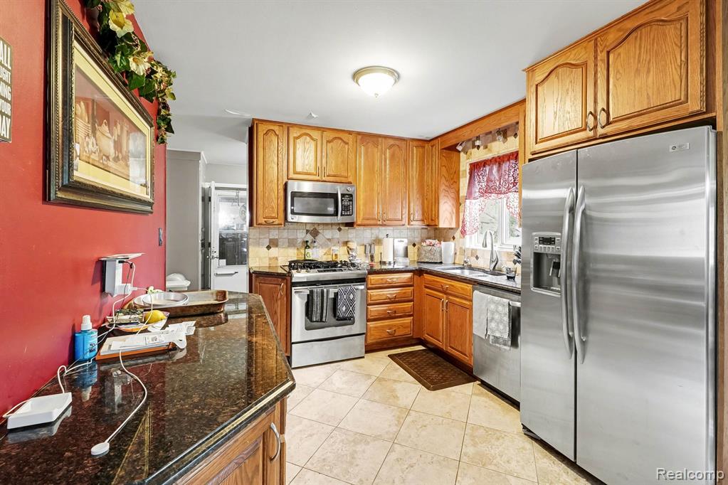 6341 Waldon Road, Clarkston, MI — Photo 8