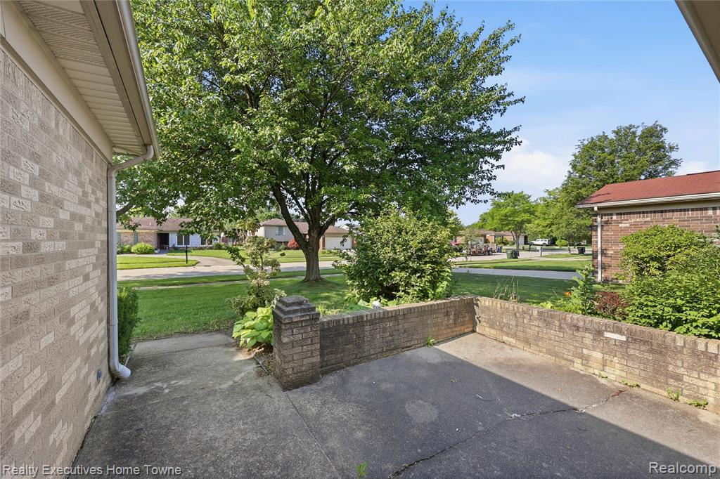 5281 Shruboak Drive, Sterling Heights, MI 48310 — Photo 43