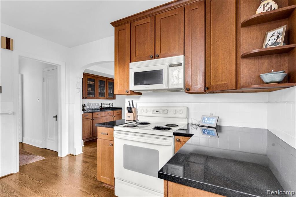18674 Gainsborough Road, Detroit, MI 48223 — Photo 23