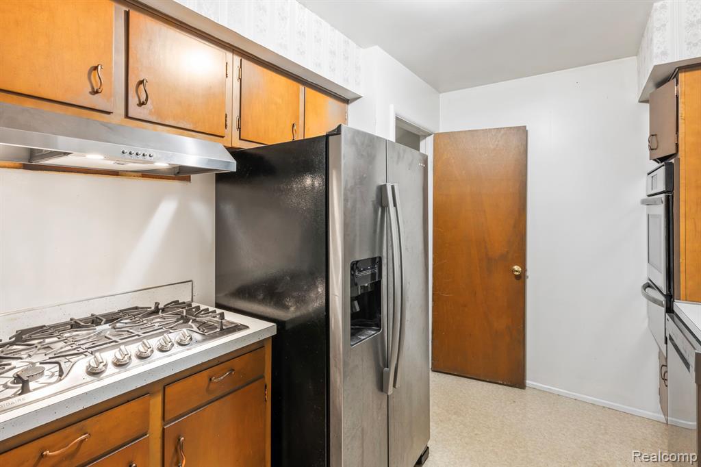 4436 Carmanwood Drive, Flint, MI 48507 — Photo 13