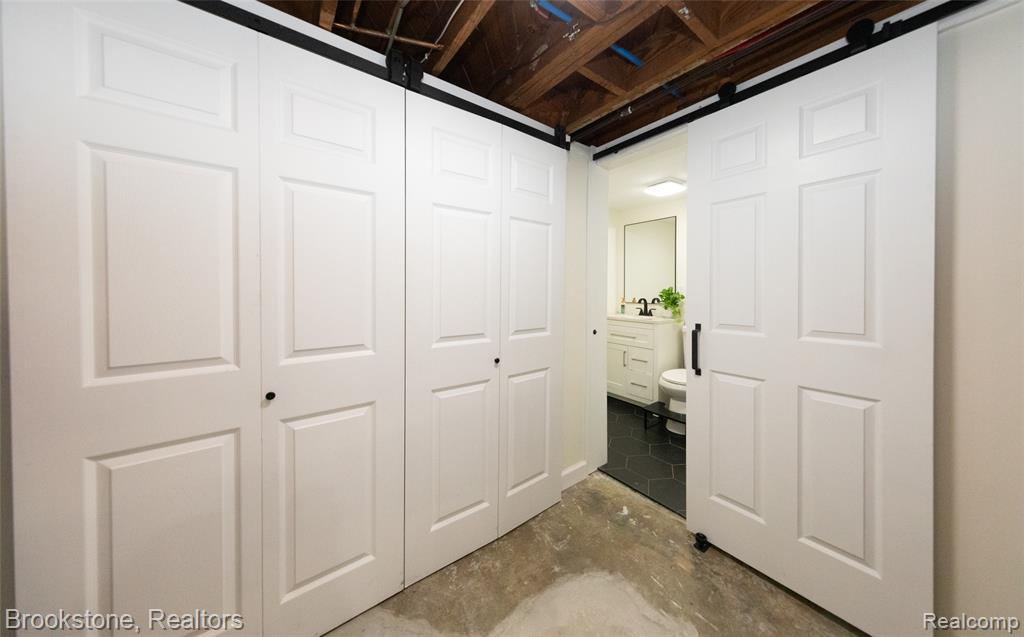 2156 Cambridge, Berkley, MI 48072 — Photo 39