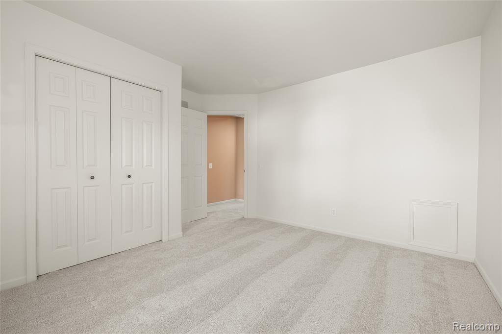 16252 Country Knoll Drive, Northville, MI 48168 — Photo 33