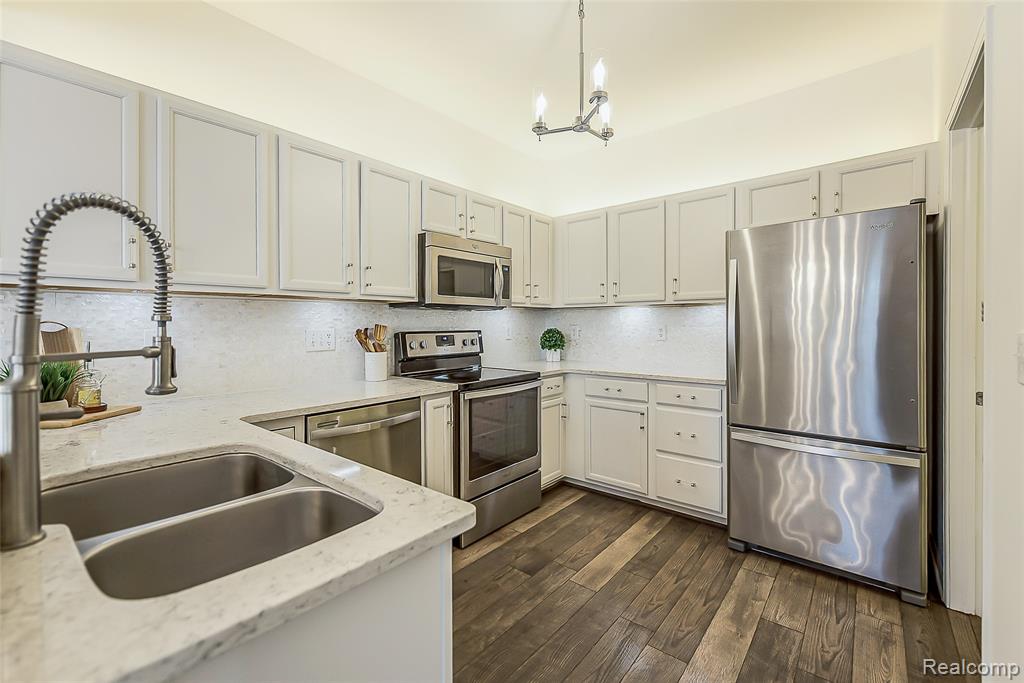1012 Paddock Lane, South Lyon, MI 48178 — Photo 9
