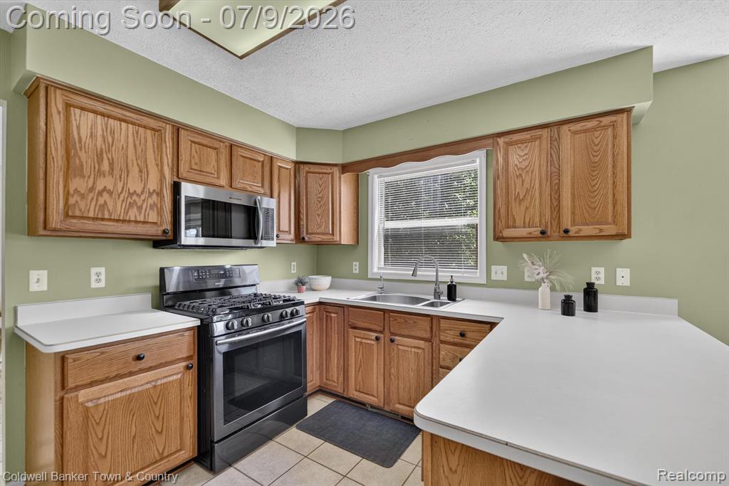 9016 Hyacinth Way, Brighton, MI 48116 — Photo 18