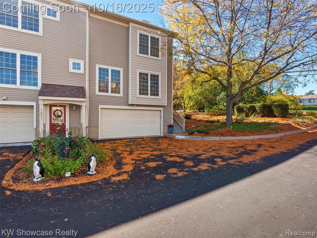 1053 Bluestem Lane, Ann Arbor, MI 48103 — Photo 2