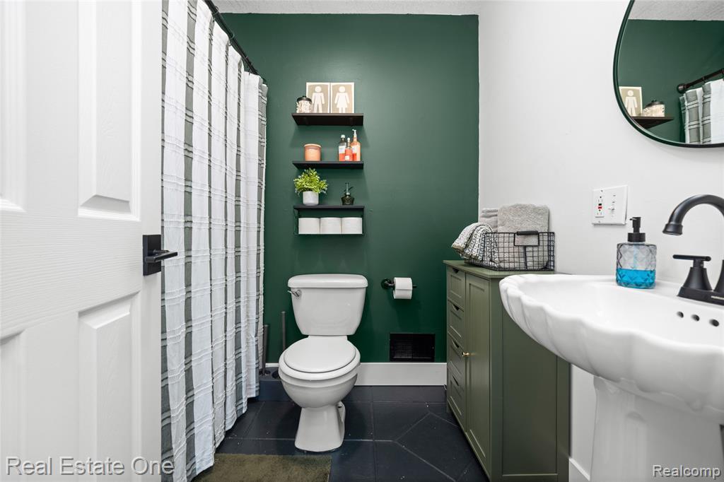 225 1st Street, Fenton, MI 48430 — Photo 34