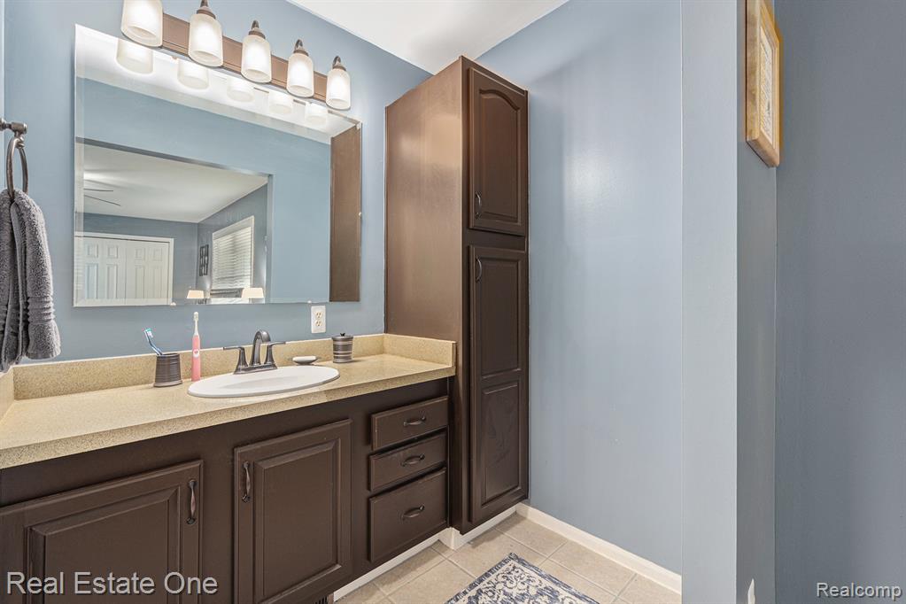 1074 Deer Valley Valley, Manchester, MI 48158 — Photo 16