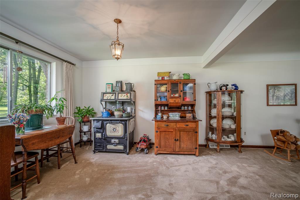 560 Coats Road, Lake Orion, MI 48362 — Photo 11