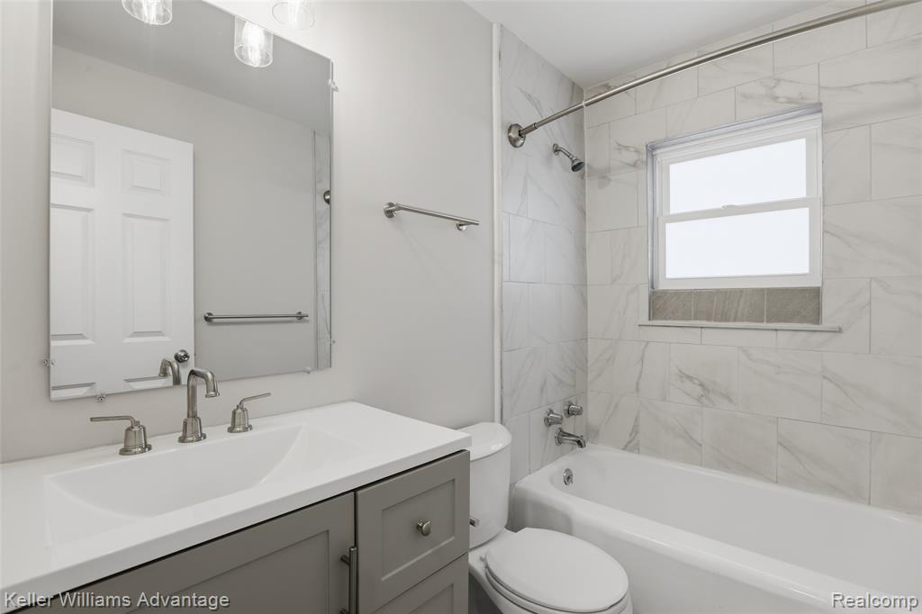 33451 Brown Street, Garden City, MI — Photo 20
