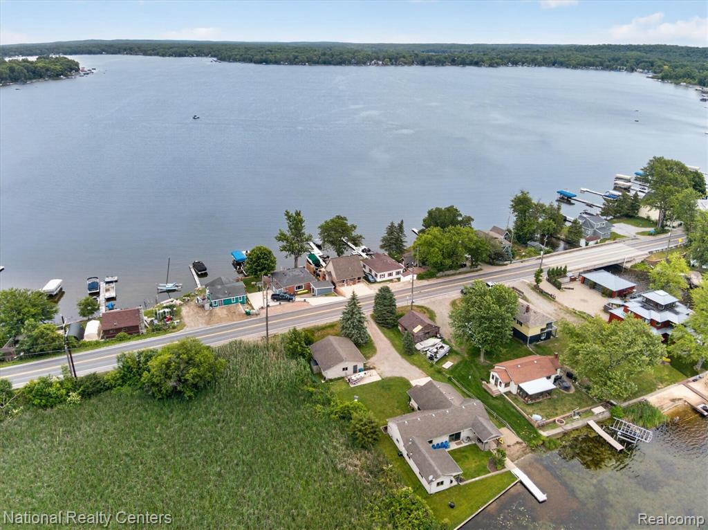 9450 Dexter Pinckney Road, Pinckney, MI 48169 — Photo 35