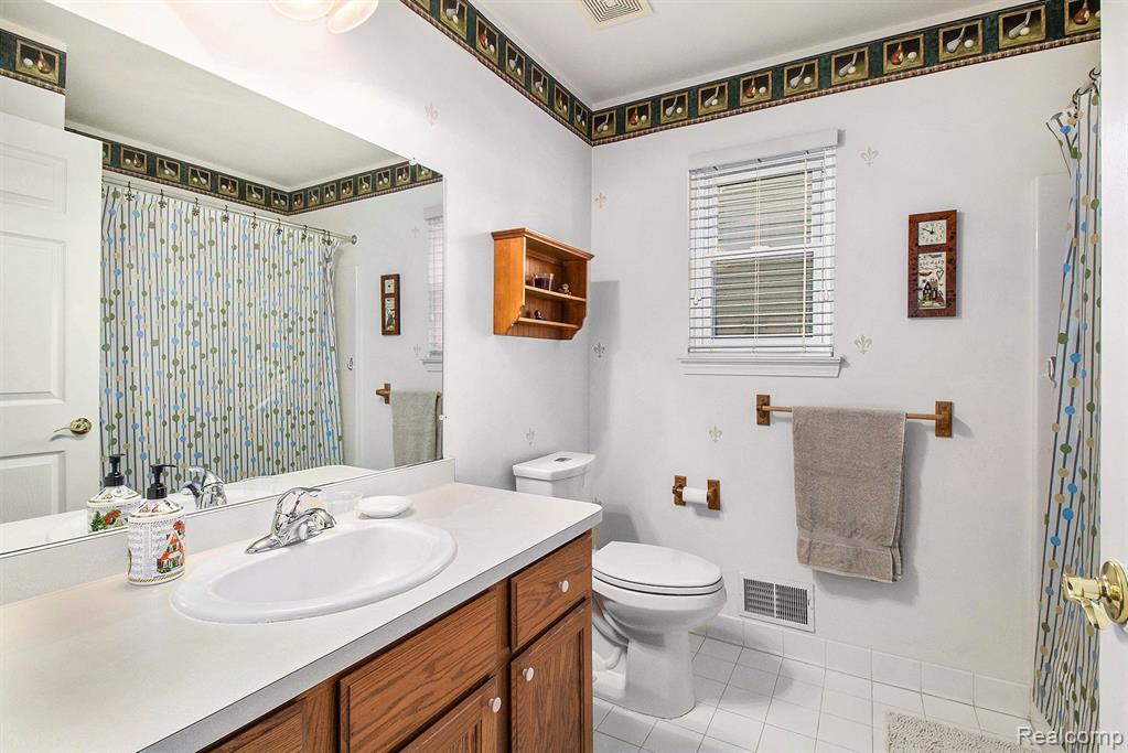 9771 Tioga Trail, Pinckney, MI 48169 — Photo 13