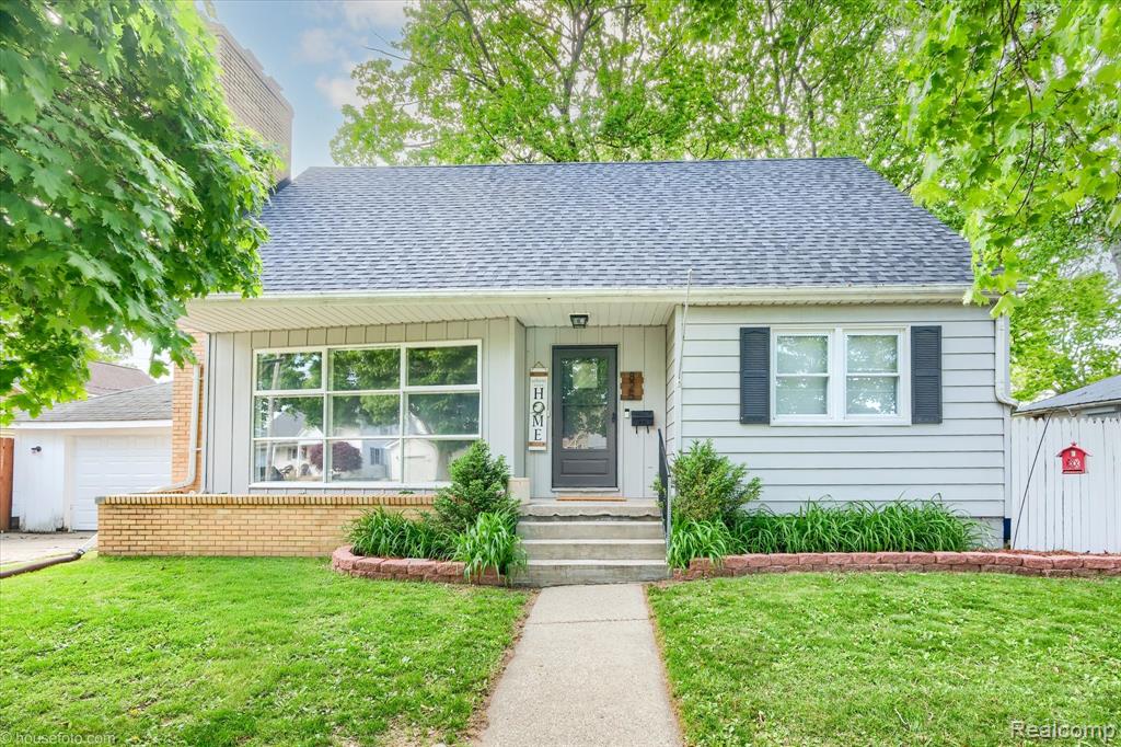 825 N Monroe Street, Lapeer, MI 48446 — Photo 32