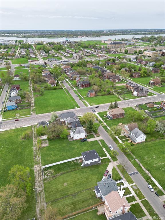 2170 MONTCLAIR Street, Detroit, MI 48214 — Photo 41