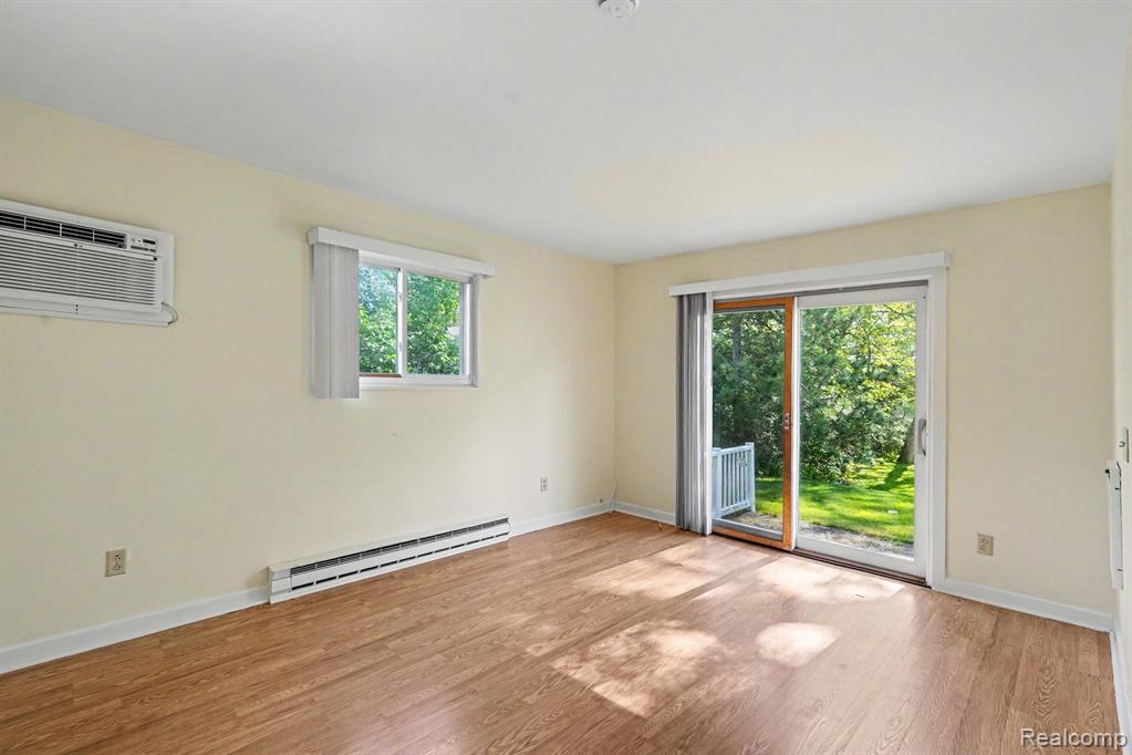 1691 S Lakeview Lane, Highland, MI — Photo 12