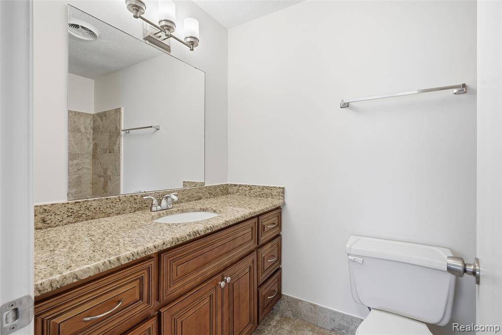 8188 24 Mile Road, Shelby Twp, MI 48316 — Photo 18