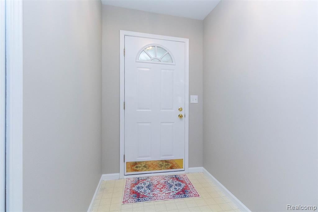 53395 Andrew Circle, New Baltimore, MI 48047 — Photo 6