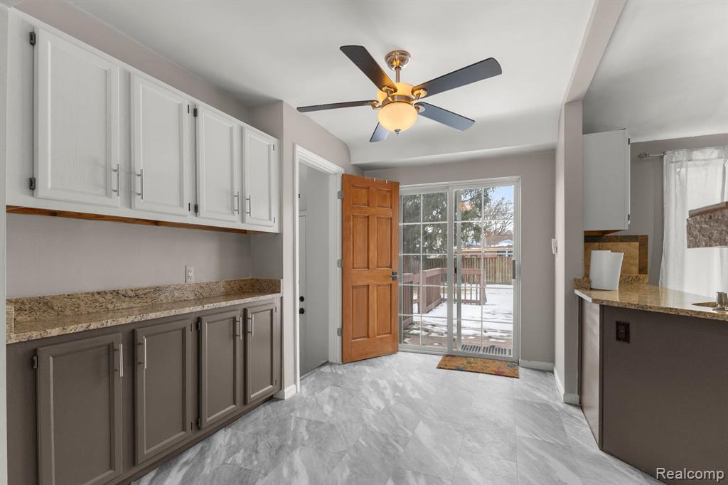 4255 SAMOSET Road, Royal Oak, MI 48073 — Photo 12