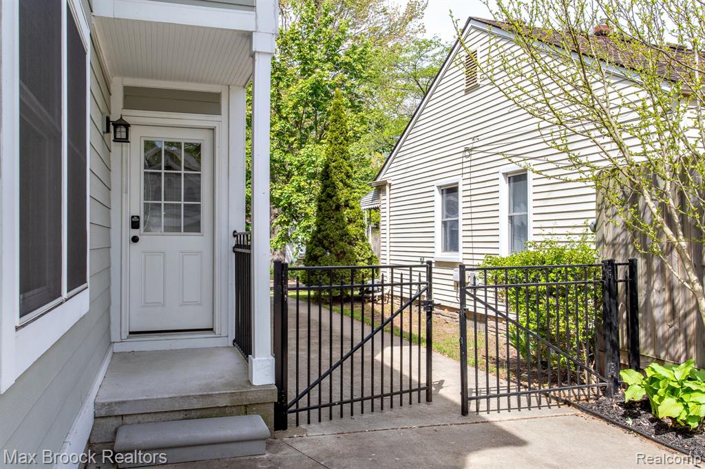 924 N Maple Avenue, Royal Oak, MI 48067 — Photo 61