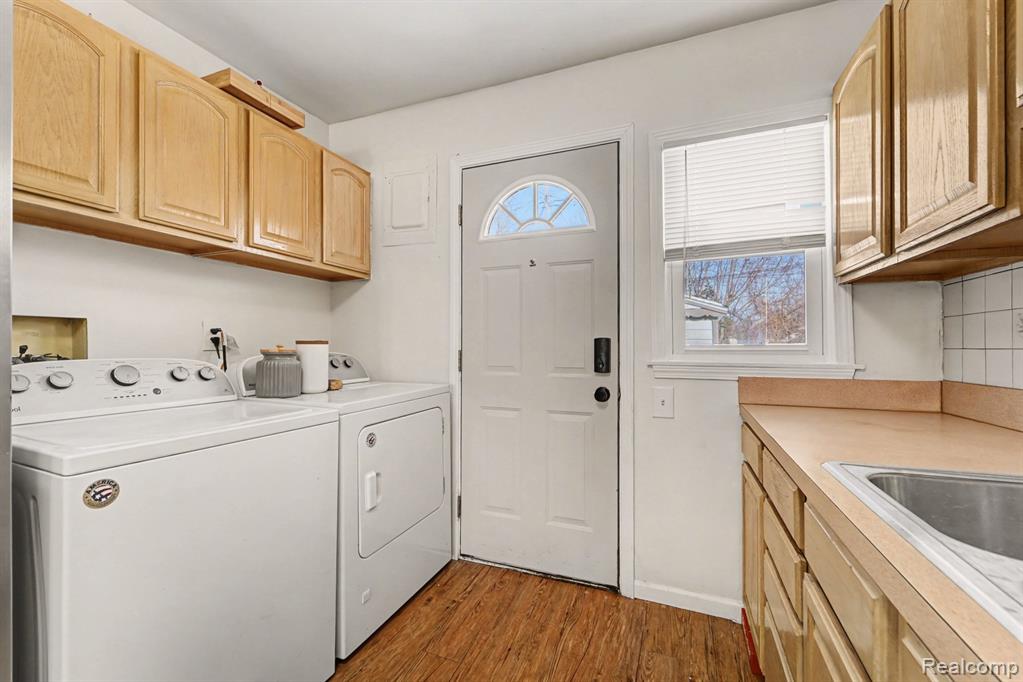 582 Nevada Avenue, Pontiac, MI 48341 — Photo 9
