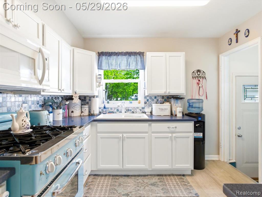 651 Carolina Avenue, Marysville, MI 48040 — Photo 11