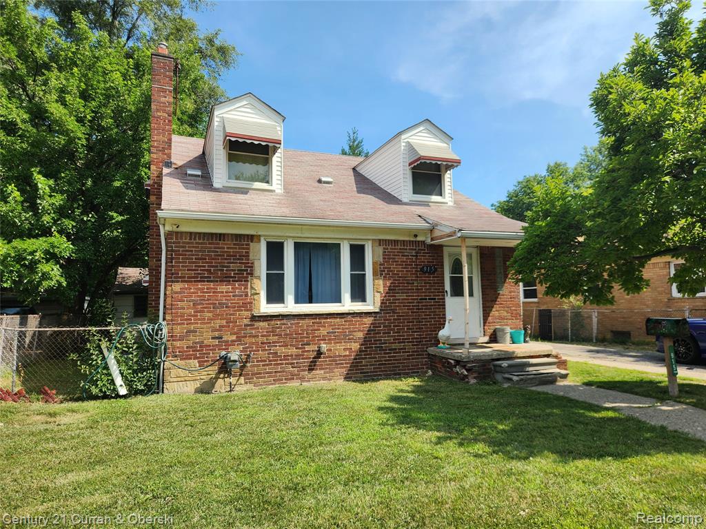 915 E 14 Mile Road, Clawson, MI