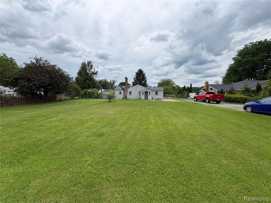 615 Senecal Street, Fenton, MI 48430 — front exterior