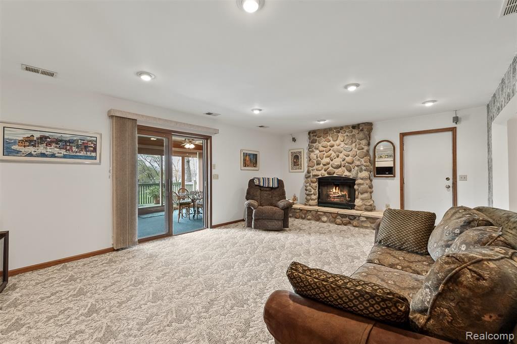 2745 Lari Court, West Bloomfield, MI 48324 — Photo 11