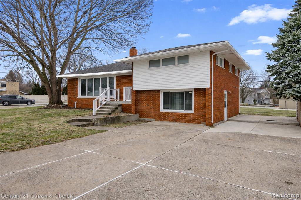 30631 Bayview Drive, Gibraltar, MI — Photo 2
