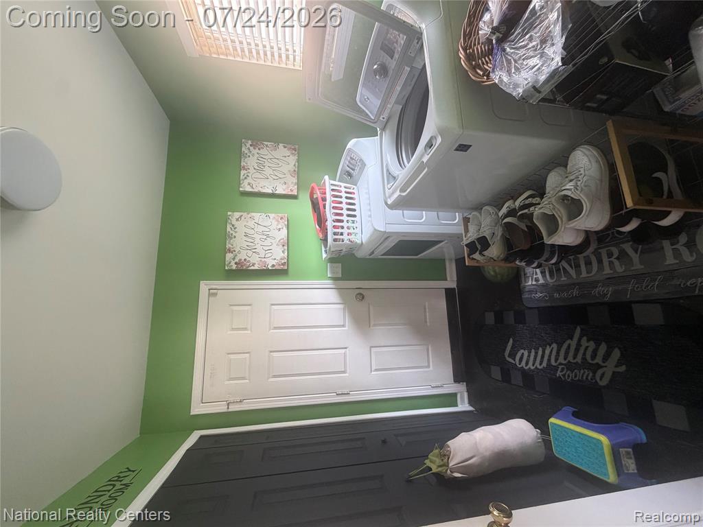 6390 Briarcliff Drive, Belleville, MI 48111 — Photo 10